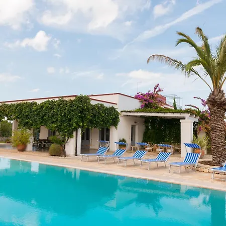 Apulia Essence Heritage Retreat - Infinity Pool & Lush Gardens Villa *