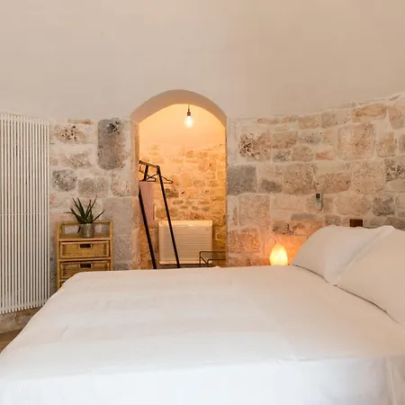 Villa Apulia Essence Heritage Retreat - Infinity Pool & Lush Gardens