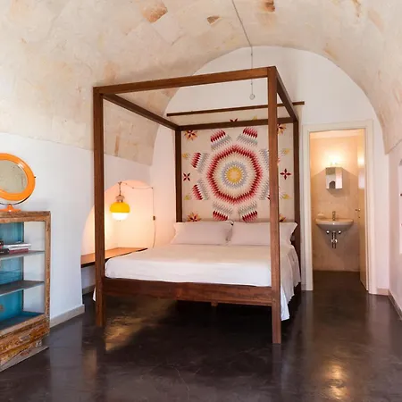 Apulia Essence Heritage Retreat - Infinity Pool & Lush Gardens Villa *