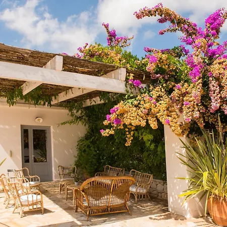 Villa Apulia Essence Heritage Retreat - Infinity Pool & Lush Gardens *