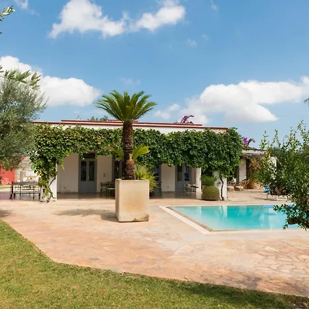 Apulia Essence Heritage Retreat - Infinity Pool & Lush Gardens Villa *