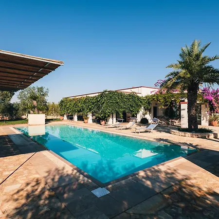 Villa Helloapulia - Barbara - Luxury Retreat With Infinity Pool & Lush Gardens