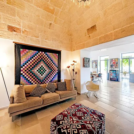 Helloapulia - Barbara - Luxury Retreat With Infinity Pool & Lush Gardens *