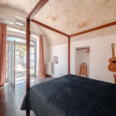 Villa Helloapulia - Barbara - Luxury Retreat With Infinity Pool & Lush Gardens